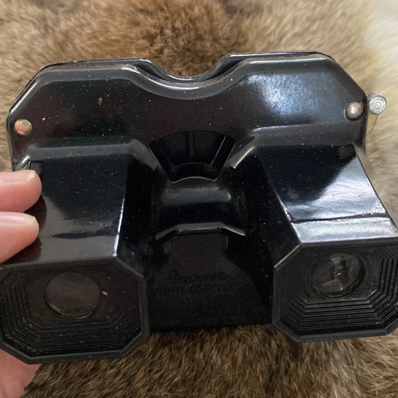 VIEW-MASTER Antique 1950’s Stereoscope with Alice in Wonderland Reel - Picture 11 of 17